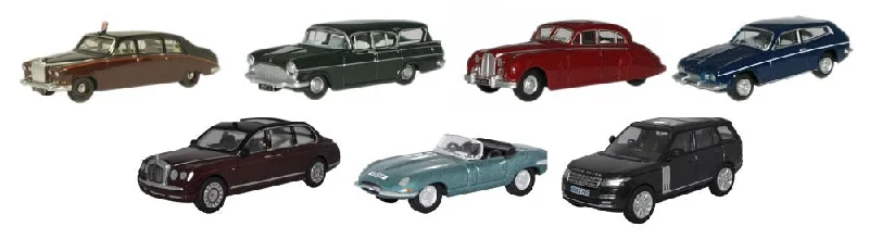 Model Kit of a Vintage Volkswagen Beetle for DIY CustomizationOxford Diecast 7 Piece Royalty Set